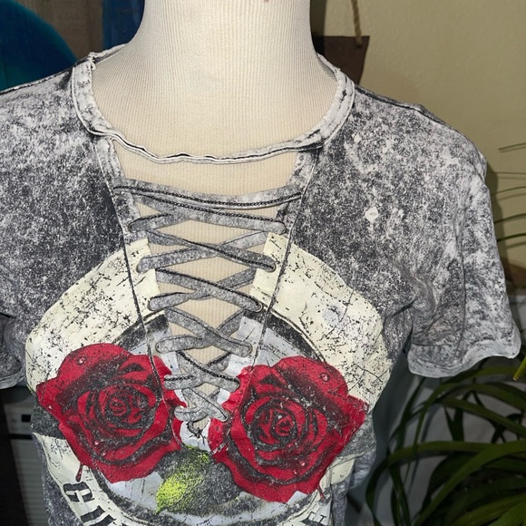 Cute Band tshirt. GNR - Picture 3 of 5